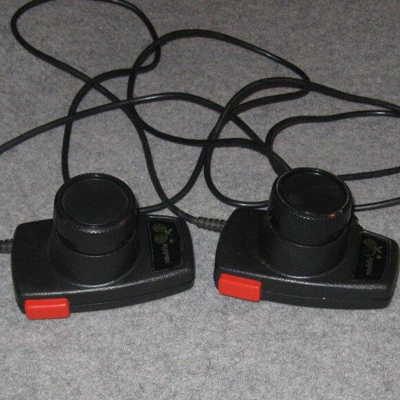 Genuine Original Atari 2600 Paddle Controllers - Picture 3 of 4